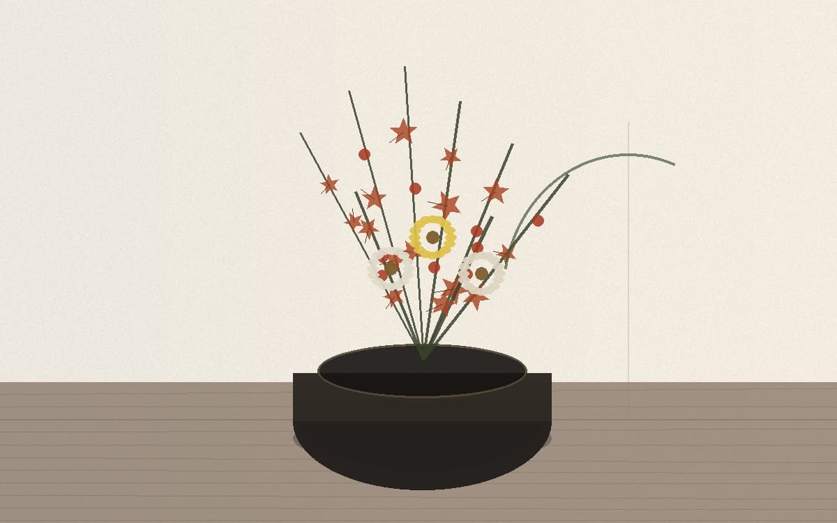 Akçaağaç yaprakları ve çiçeklerden oluşan sade ikebana düzenlemesi.